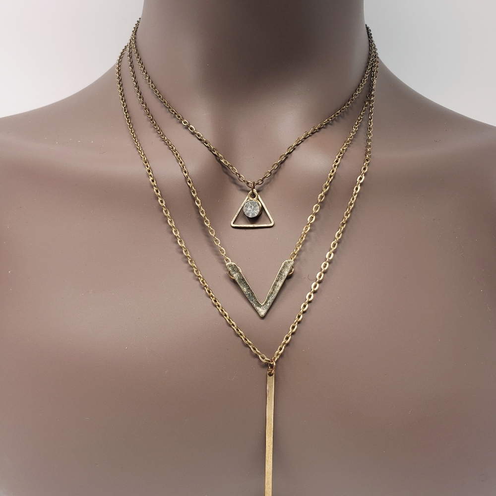 Gold Layered Geometric Pendant Necklace –  V Layering Jewelry - Picture 3 of 6